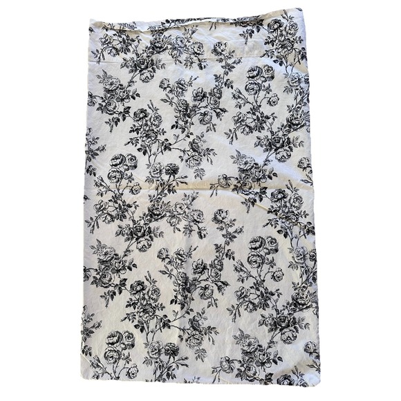 Ralph Lauren Cottage Hill Toile Floral Pillowcases Pair Black White Standard - Picture 3 of 8